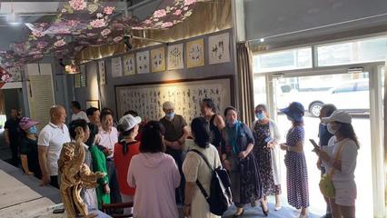 文化自信 不忘初心——木壘書(shū)畫(huà)藝術(shù)家赴奇臺(tái)縣書(shū)畫(huà)藝術(shù)創(chuàng)作基地藝術(shù)交流活動(dòng)圓滿(mǎn)成功